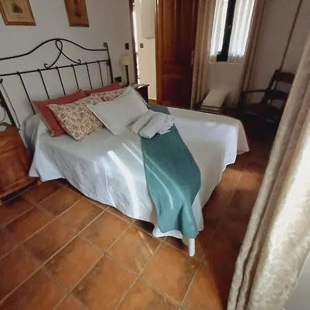 El Portal Del Abuelo Arenas De Cabrales