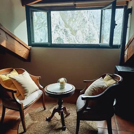 El Portal Del Abuelo * Arenas De Cabrales